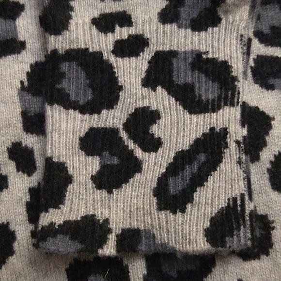 Cynthia Rowley  100% 2-ply Cashmere Women S Sweater Leopard Print Long sleeve - Picture 3 of 9
